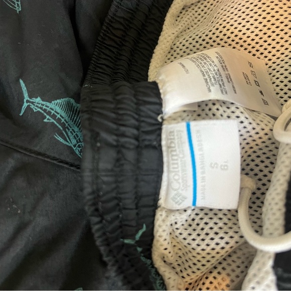 Columbia Black and Green Swim Trunks Lightweight Casual Fit - Picture 5 of 6